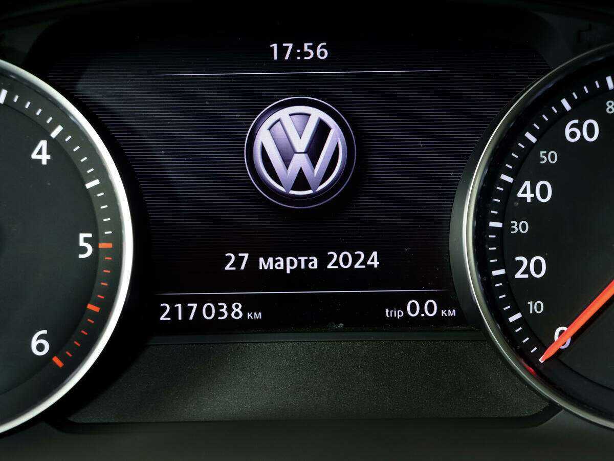 Купить Volkswagen Touareg с пробегом. Фото: #16