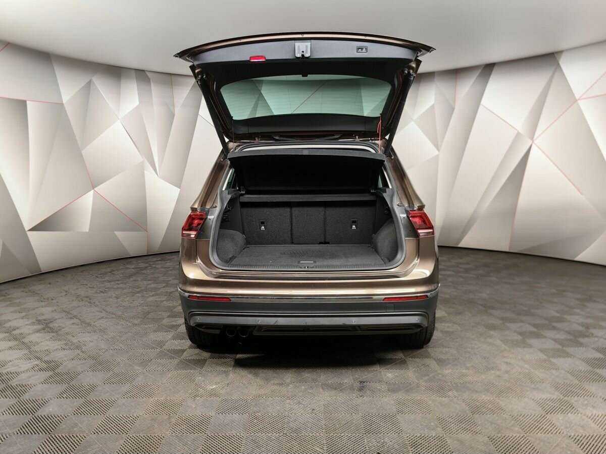 Купить Volkswagen Tiguan с пробегом. Фото: #17