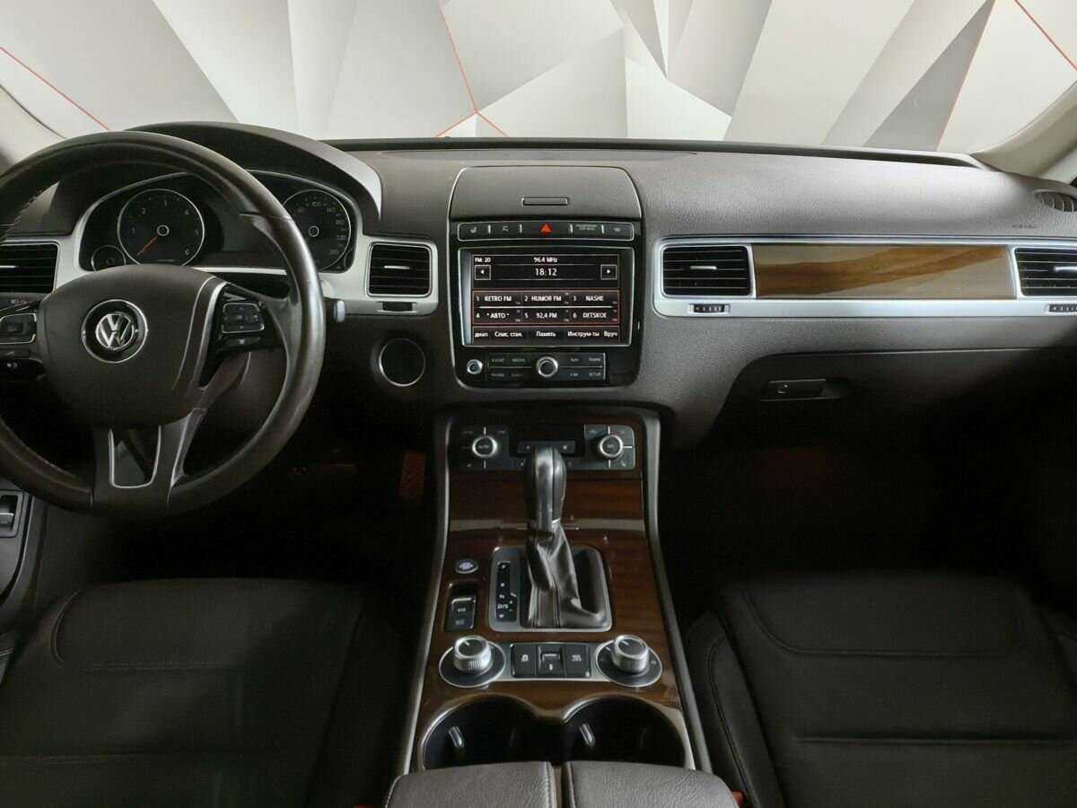 Купить Volkswagen Touareg с пробегом. Фото: #9