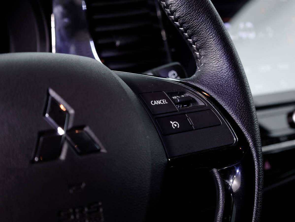 Купить Mitsubishi Outlander с пробегом. Фото: #21