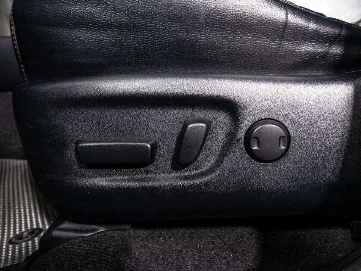 Купить Toyota RAV4 с пробегом. Фото: #15