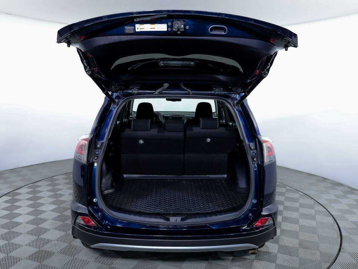 Купить Toyota RAV4 с пробегом. Фото: #18