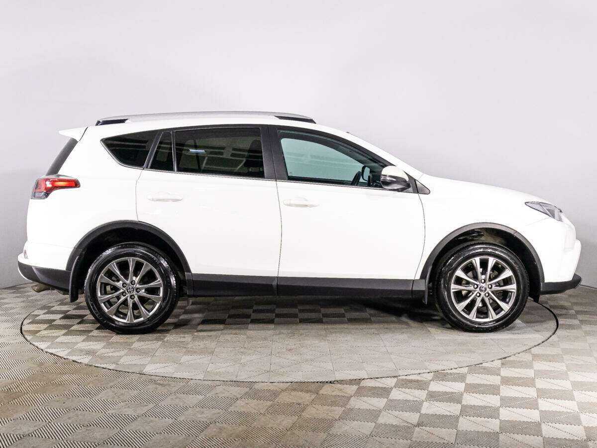Купить Toyota RAV4 с пробегом. Фото: #3