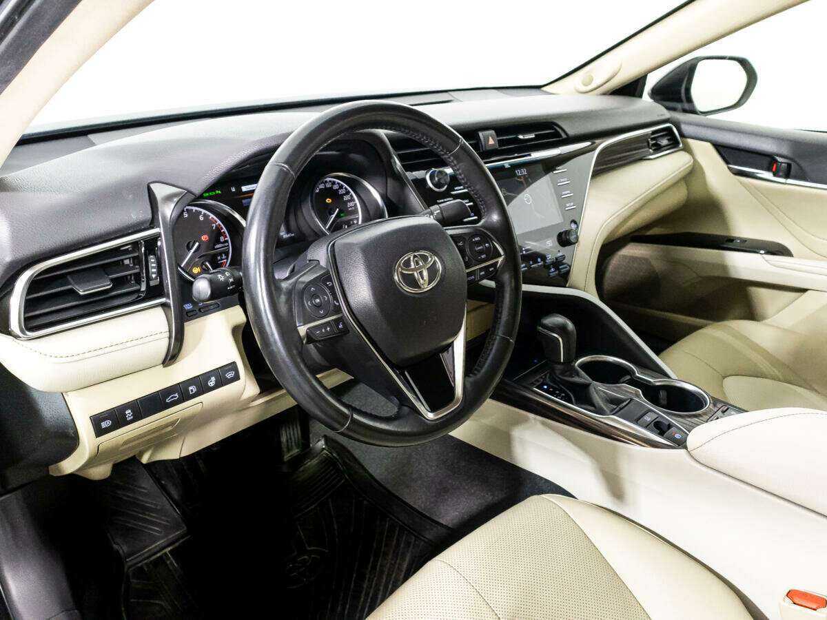 Купить Toyota Camry с пробегом. Фото: #10