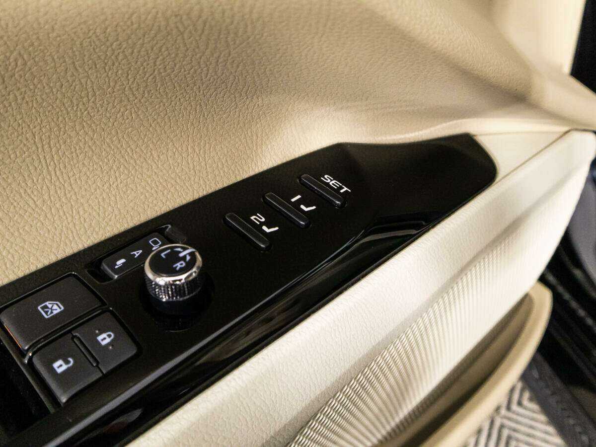 Купить Toyota Camry с пробегом. Фото: #17