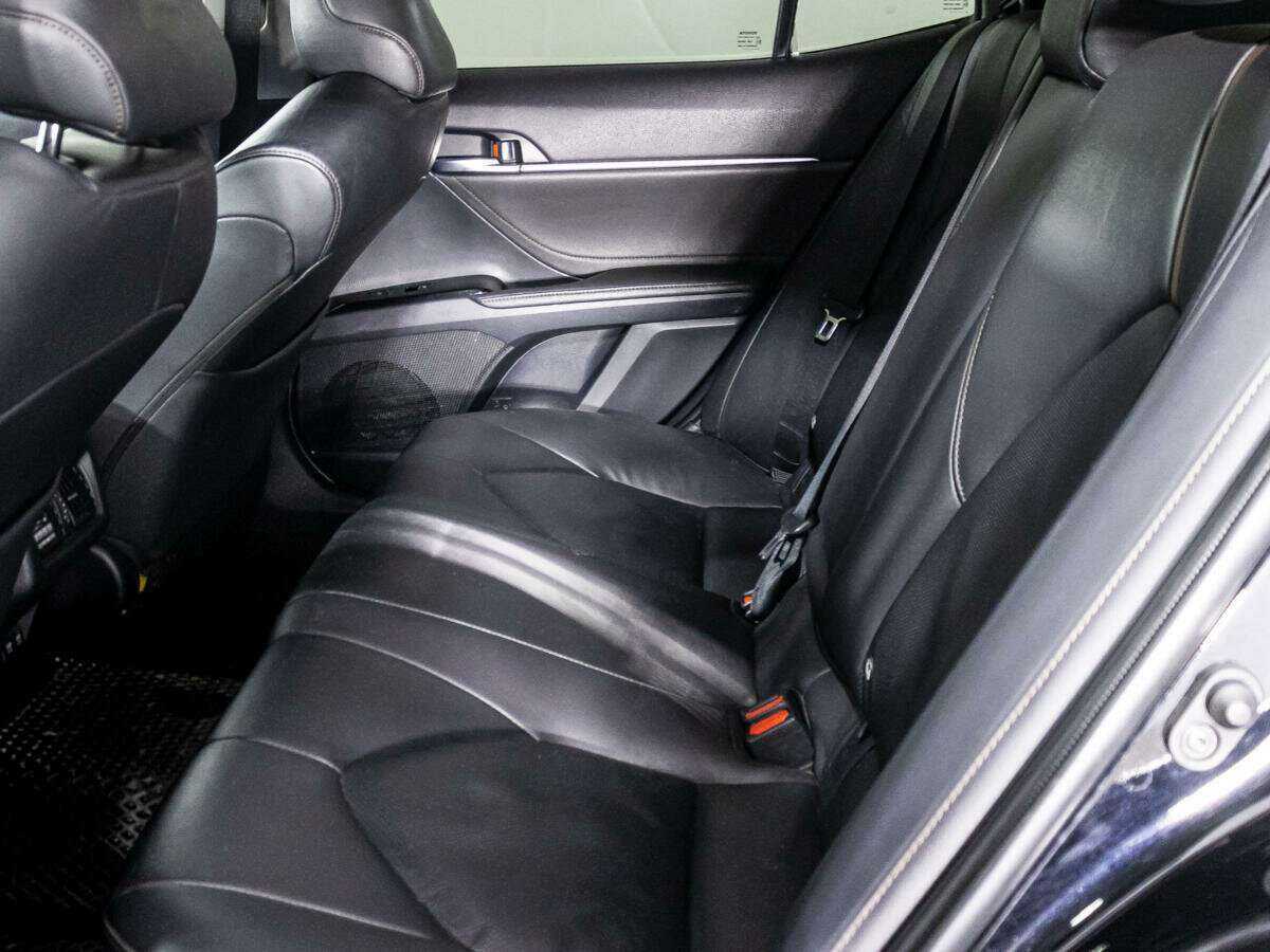 Купить Toyota Camry с пробегом. Фото: #9