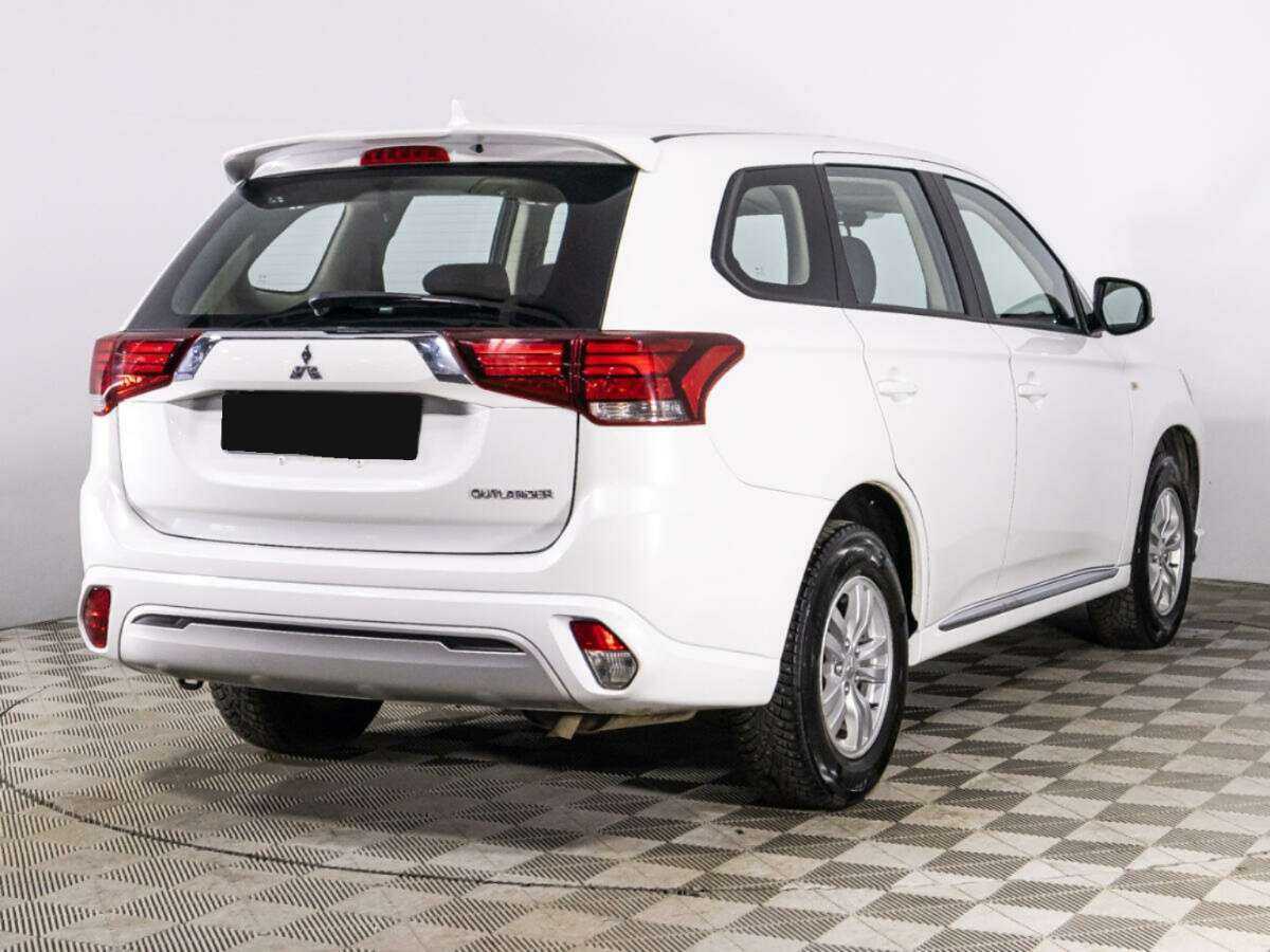 Купить Mitsubishi Outlander с пробегом. Фото: #4
