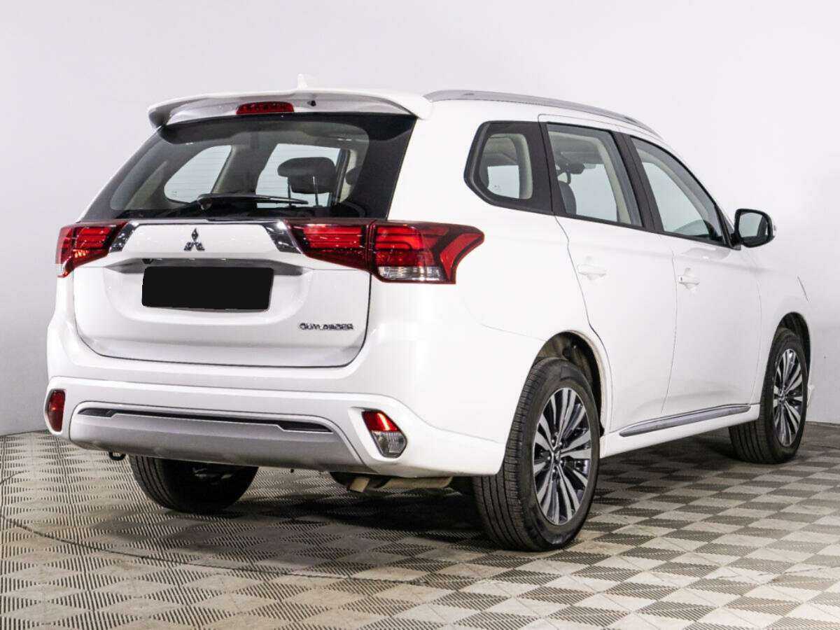 Купить Mitsubishi Outlander с пробегом. Фото: #3