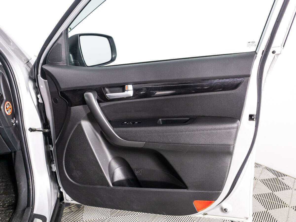 Купить Kia Sorento с пробегом. Фото: #23