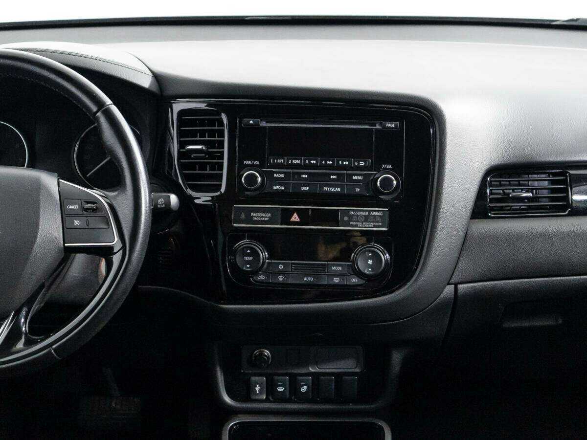 Купить Mitsubishi Outlander с пробегом. Фото: #13