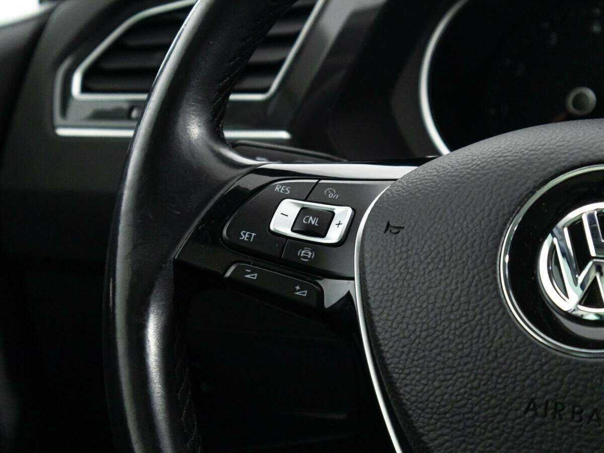 Купить Volkswagen Tiguan с пробегом. Фото: #17