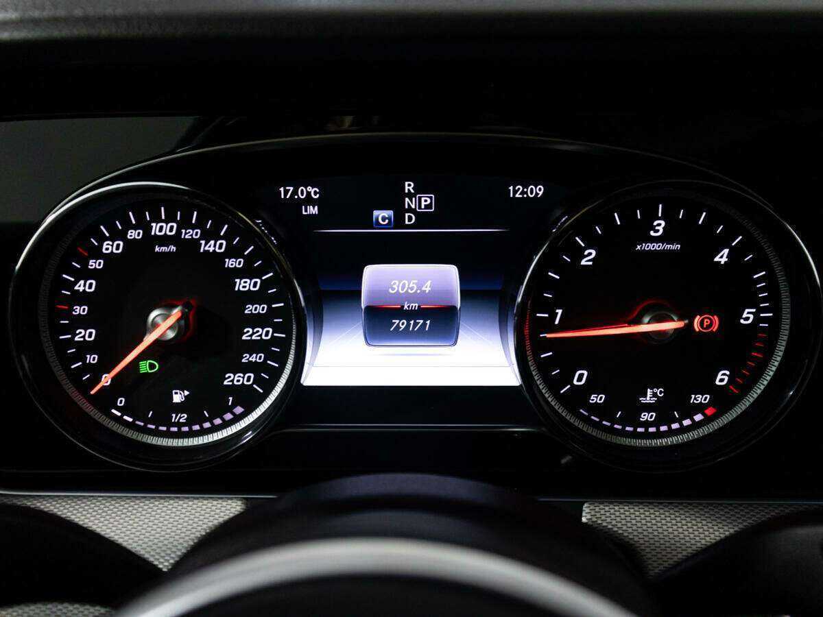 Купить Mercedes-Benz E-Класс с пробегом. Фото: #11