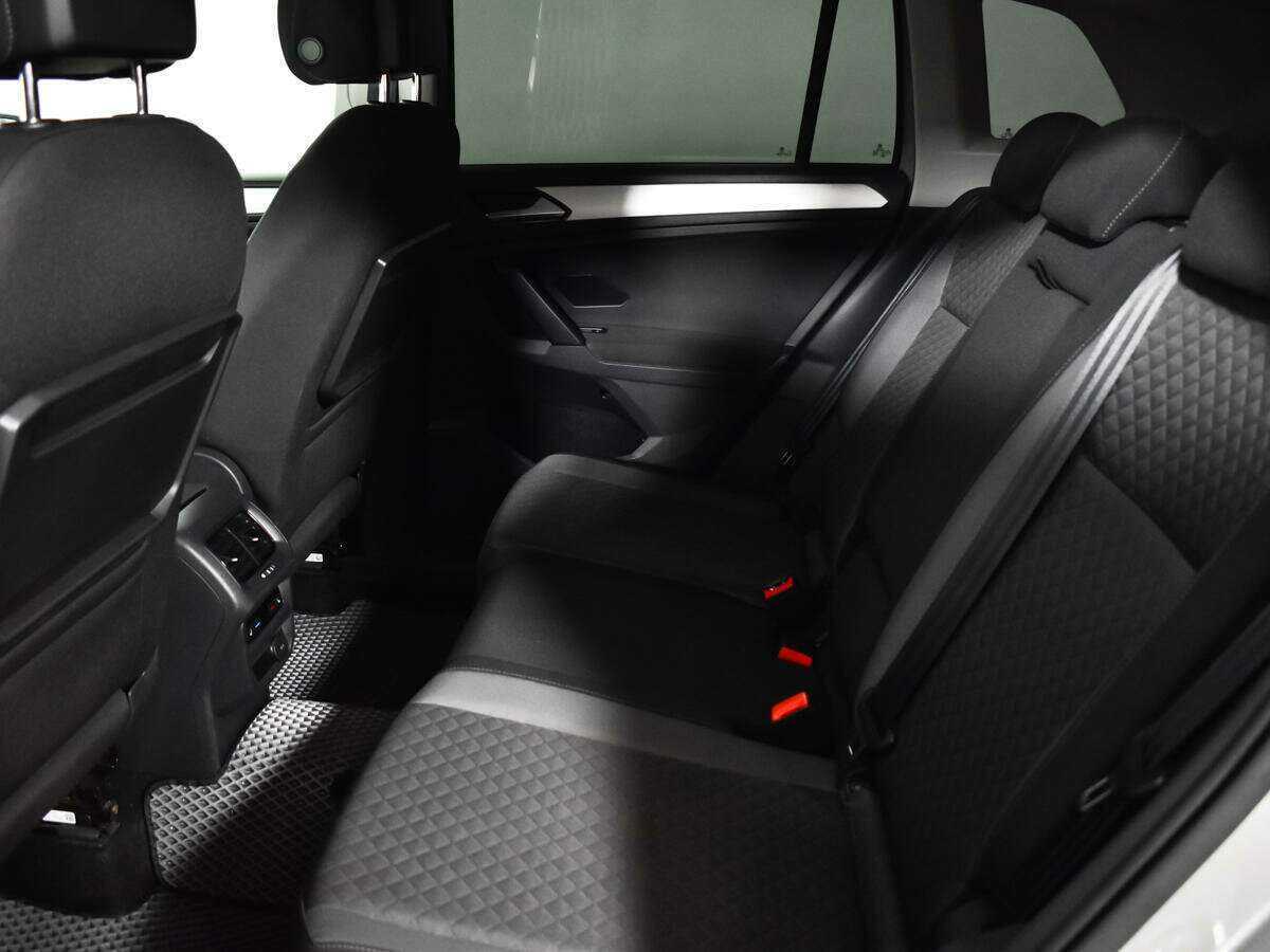 Купить Volkswagen Tiguan с пробегом. Фото: #9