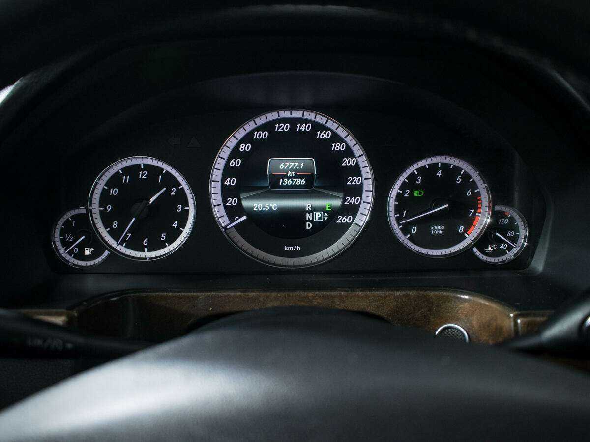 Купить Mercedes-Benz E-Класс с пробегом. Фото: #11