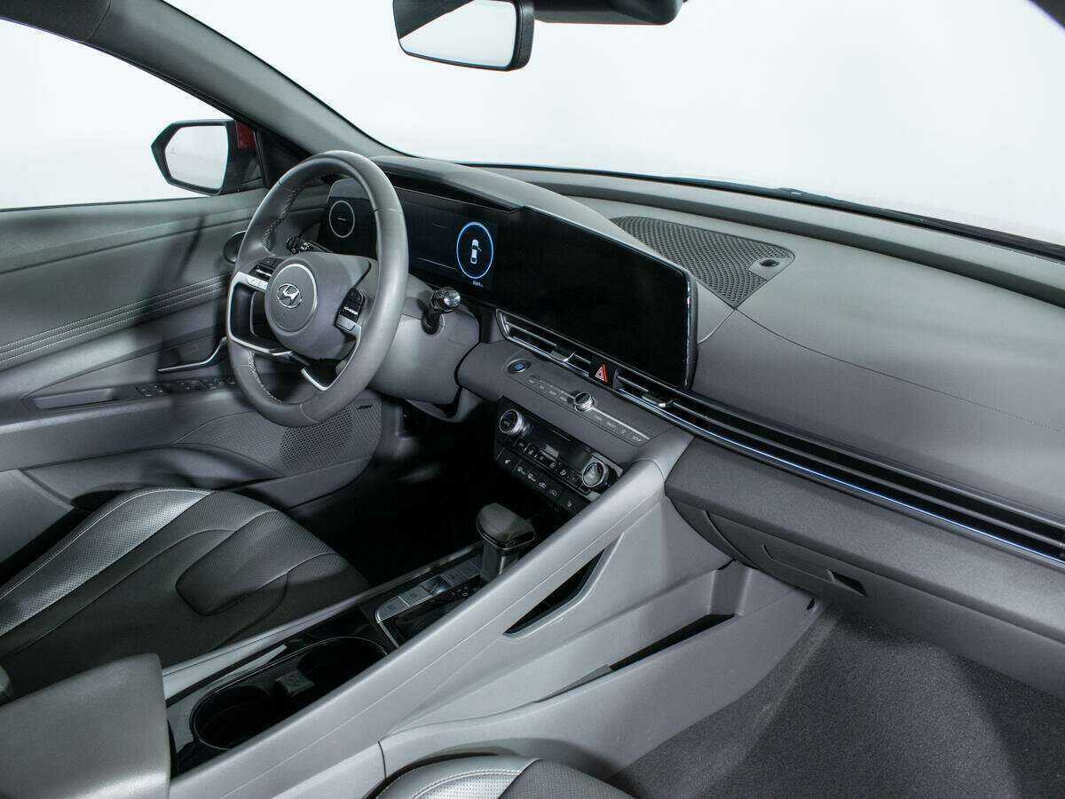 Купить Hyundai Elantra с пробегом. Фото: #8