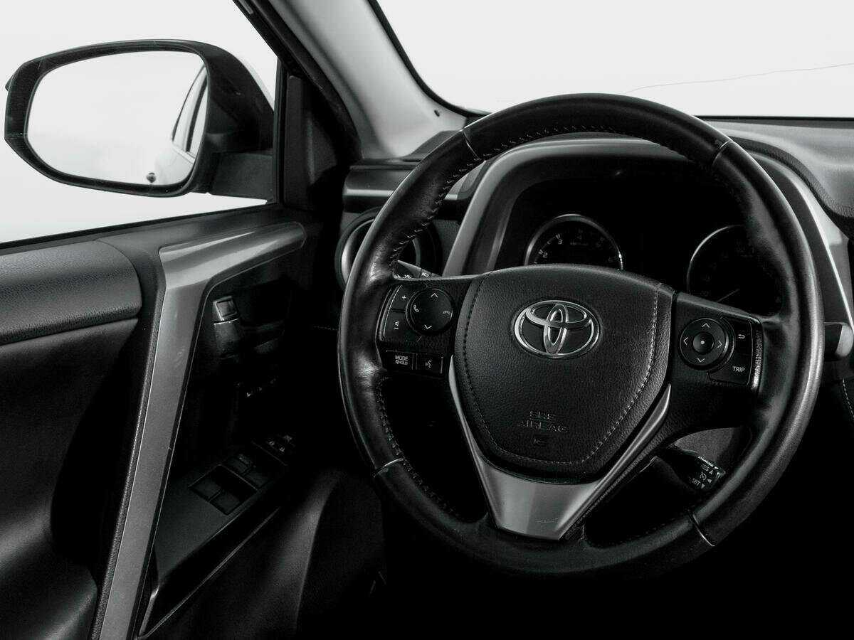 Купить Toyota RAV4 с пробегом. Фото: #14