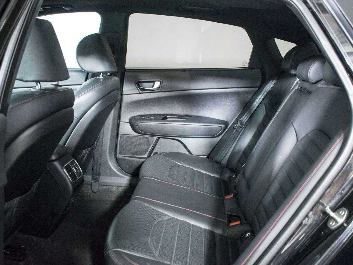 Купить Kia Optima с пробегом. Фото: #9