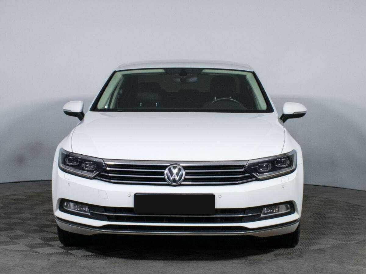 Купить Volkswagen Passat с пробегом. Фото: #1