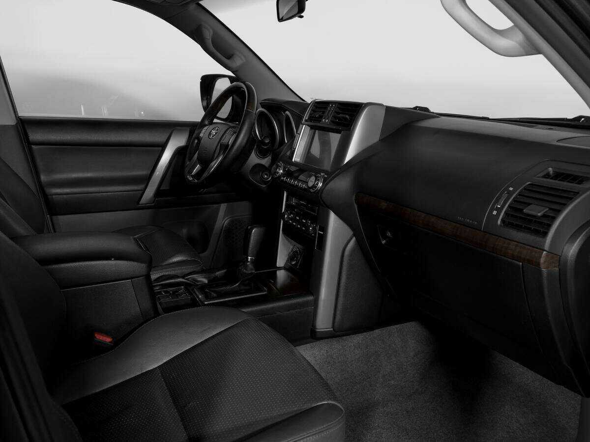 Купить Toyota Land Cruiser Prado с пробегом. Фото: #8