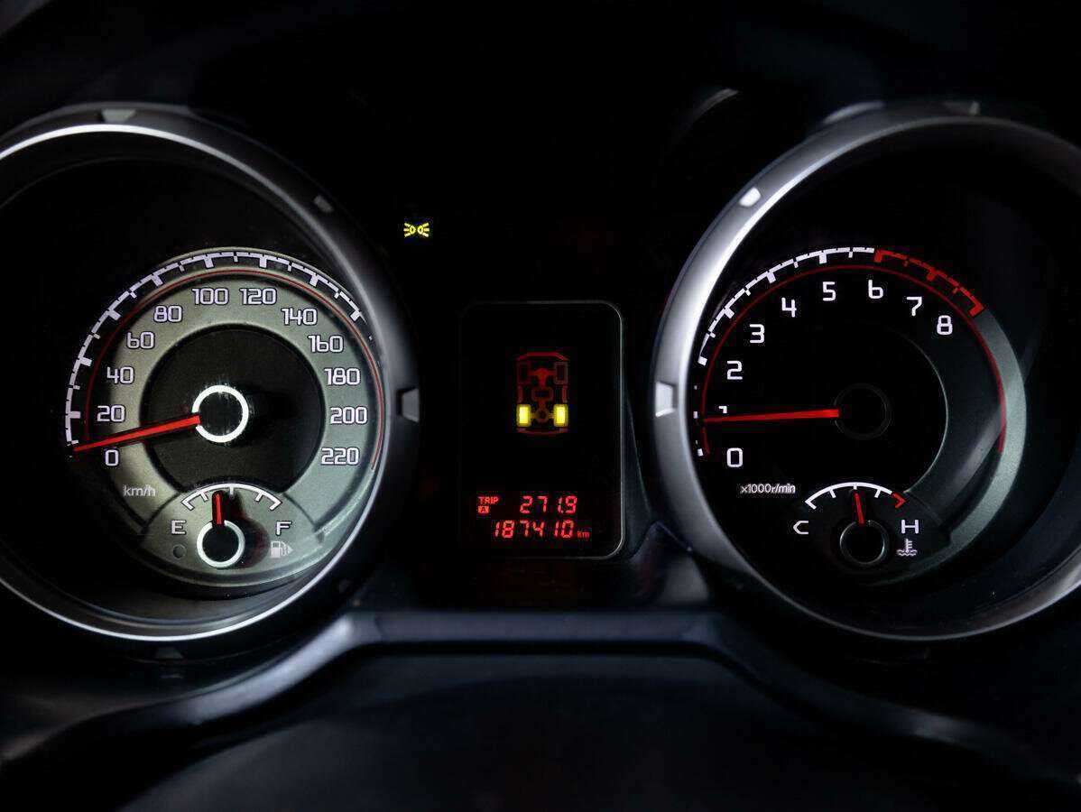 Купить Mitsubishi Pajero с пробегом. Фото: #15