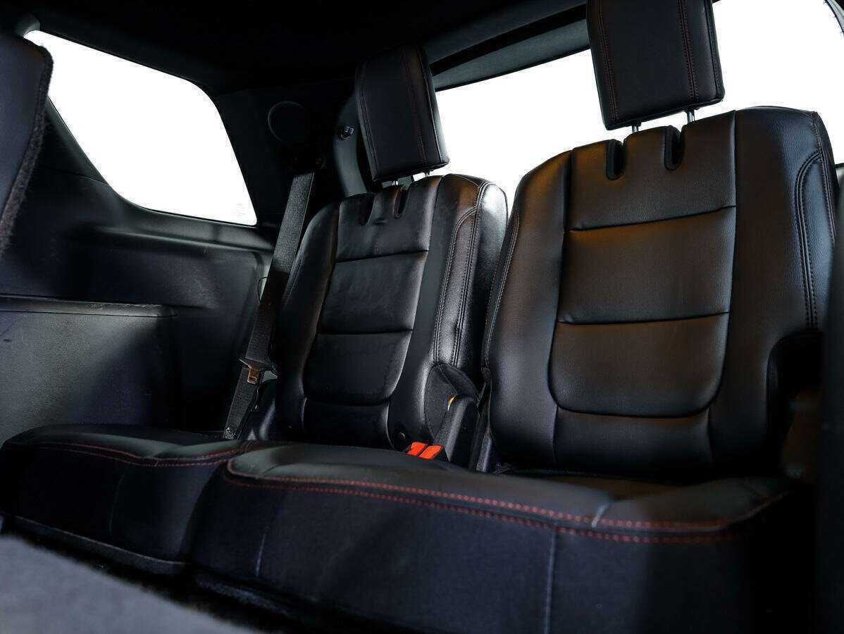 Купить Ford Explorer с пробегом. Фото: #13