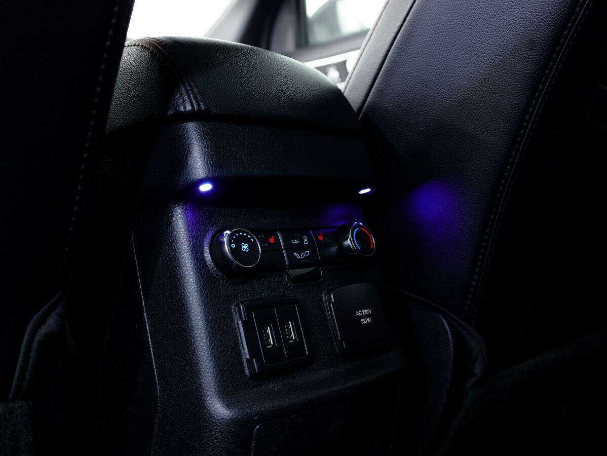 Купить Ford Explorer с пробегом. Фото: #24