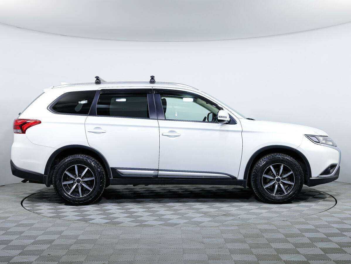 Купить Mitsubishi Outlander с пробегом. Фото: #3