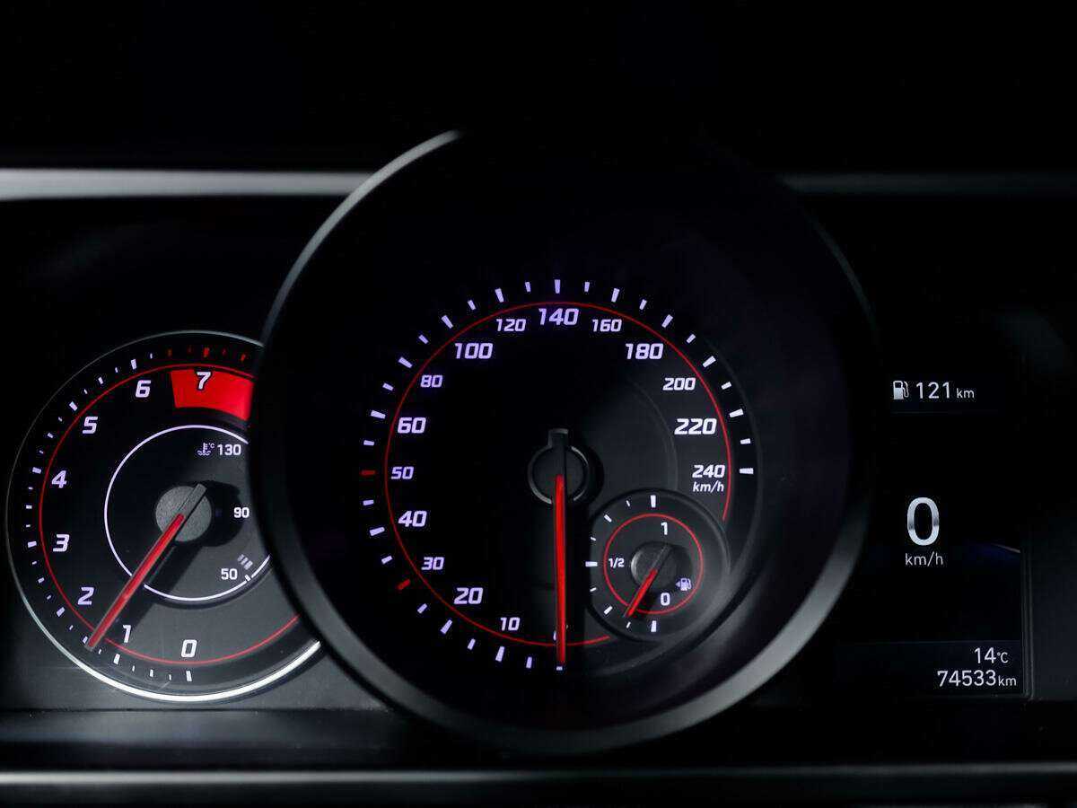 Купить Hyundai Elantra с пробегом. Фото: #25