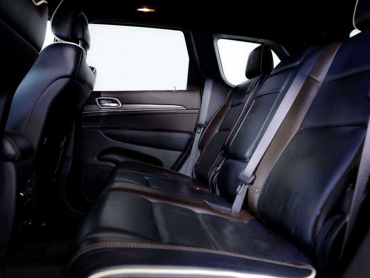 Купить Jeep Grand Cherokee с пробегом. Фото: #10