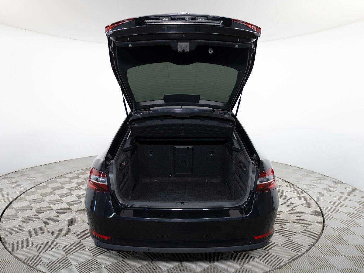 Купить Skoda Superb с пробегом. Фото: #16