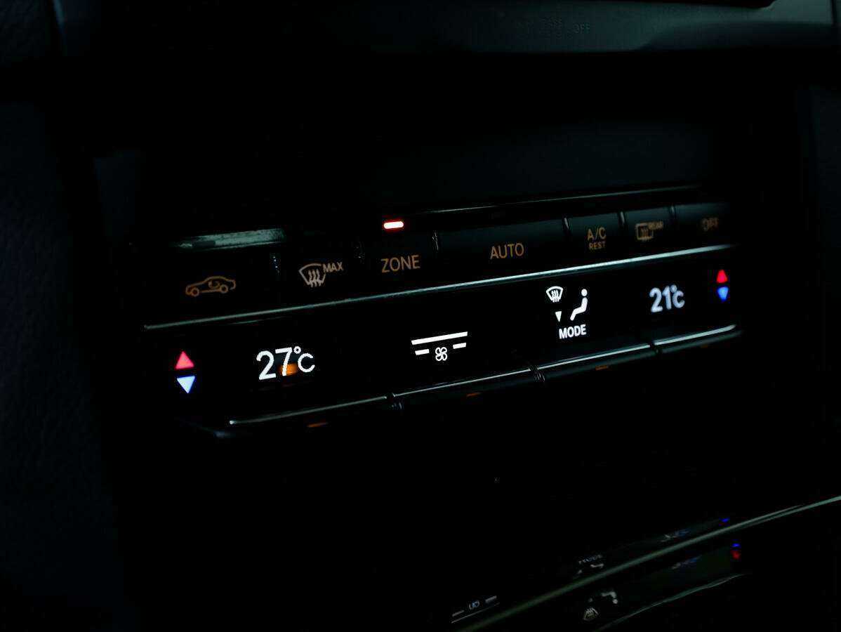 Купить Mercedes-Benz E-Класс с пробегом. Фото: #16