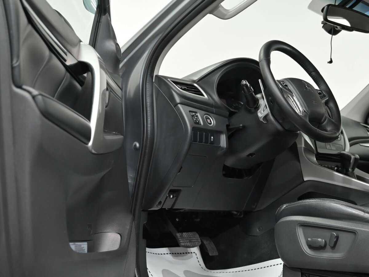 Купить Mitsubishi Pajero Sport с пробегом. Фото: #8