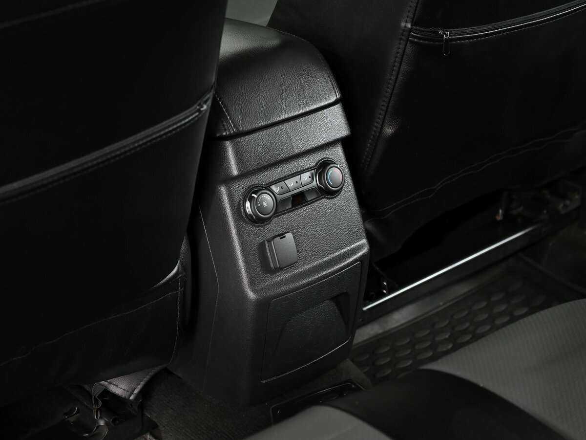 Купить Ford Explorer с пробегом. Фото: #10