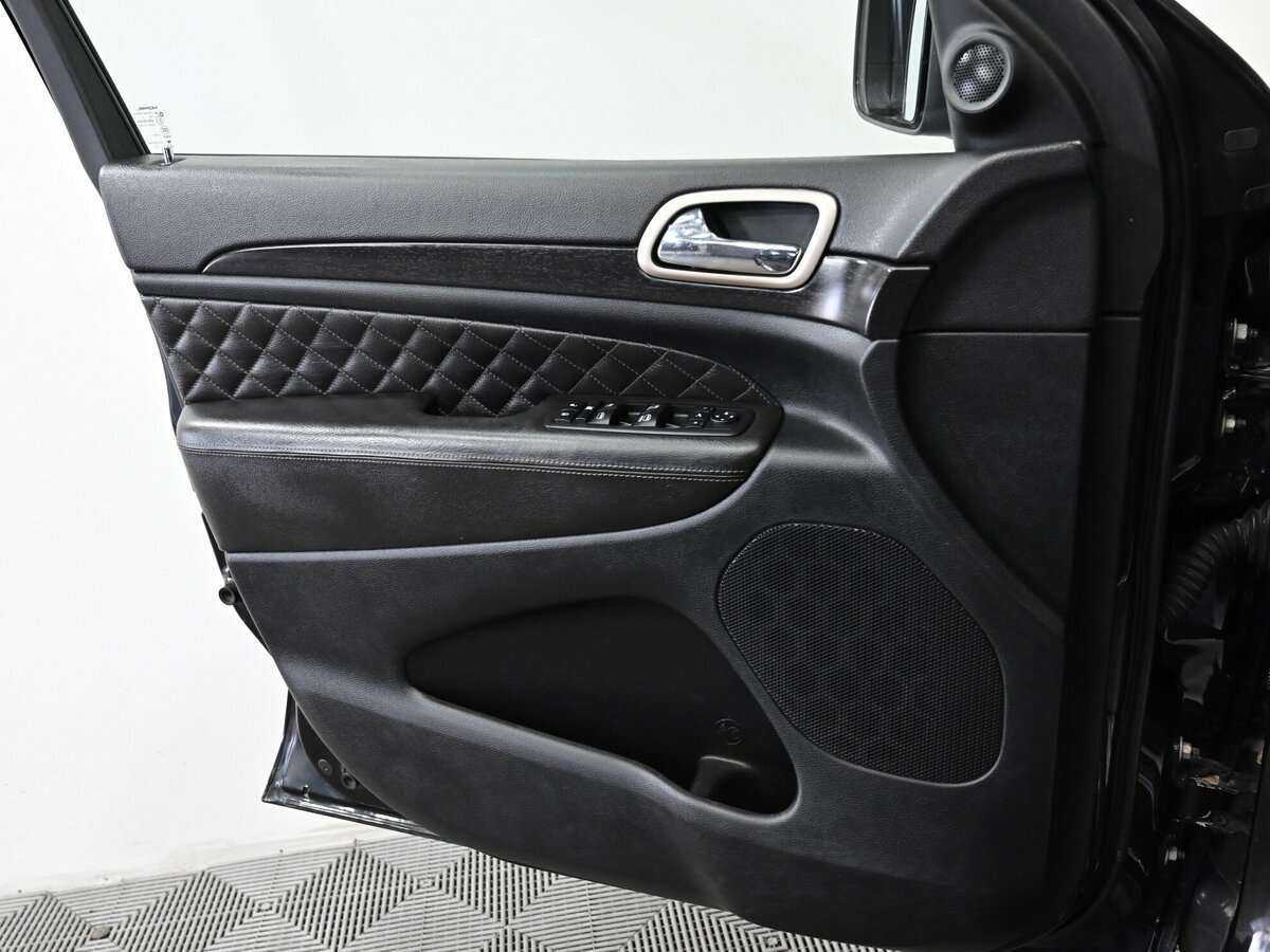 Купить Jeep Grand Cherokee с пробегом. Фото: #8