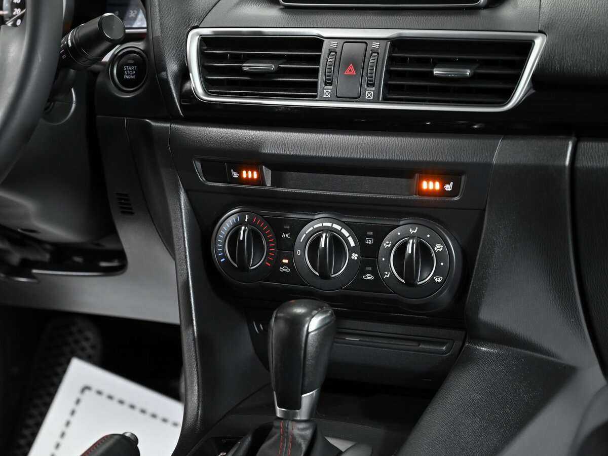 Купить Mazda 3 с пробегом. Фото: #9