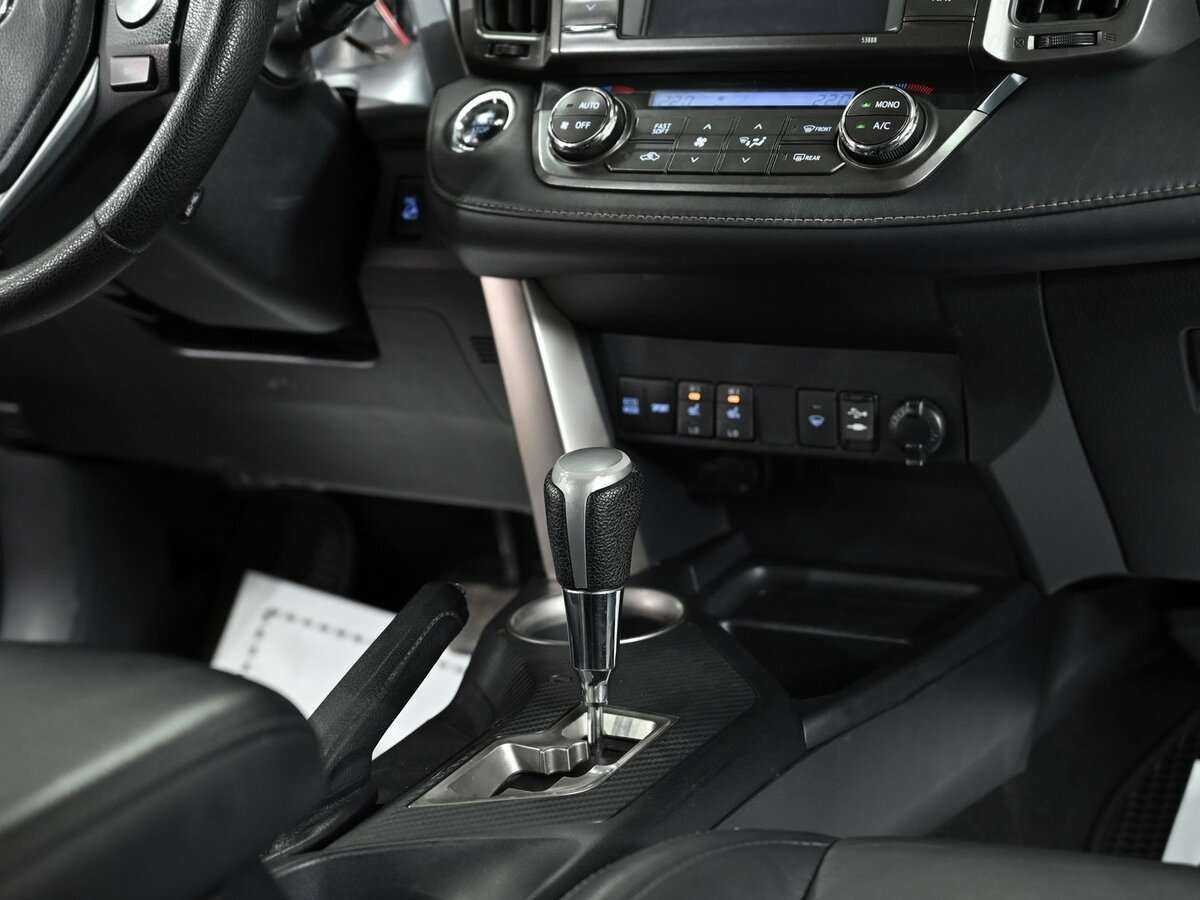 Купить Toyota RAV4 с пробегом. Фото: #10