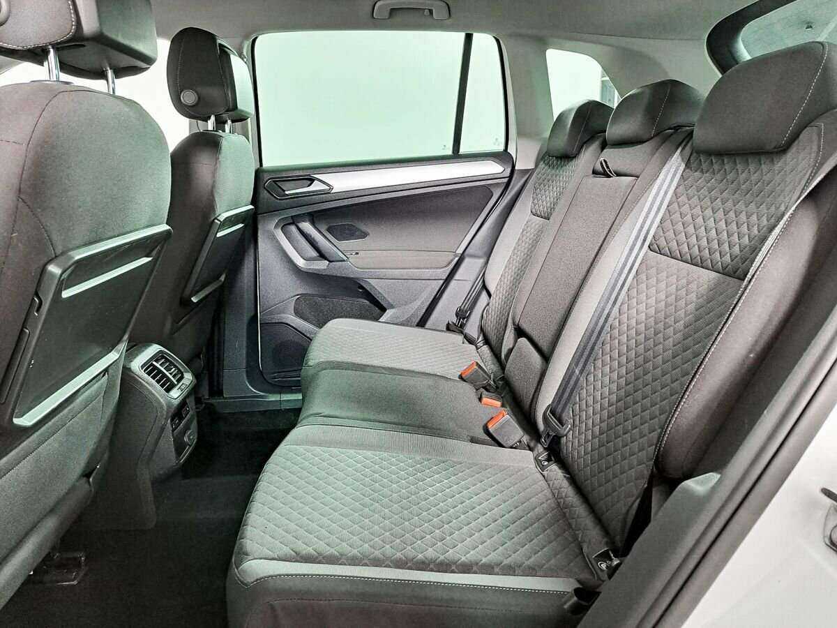 Купить Volkswagen Tiguan с пробегом. Фото: #9