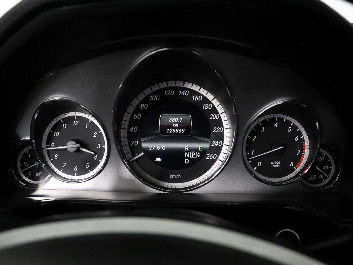 Купить Mercedes-Benz E-Класс с пробегом. Фото: #9