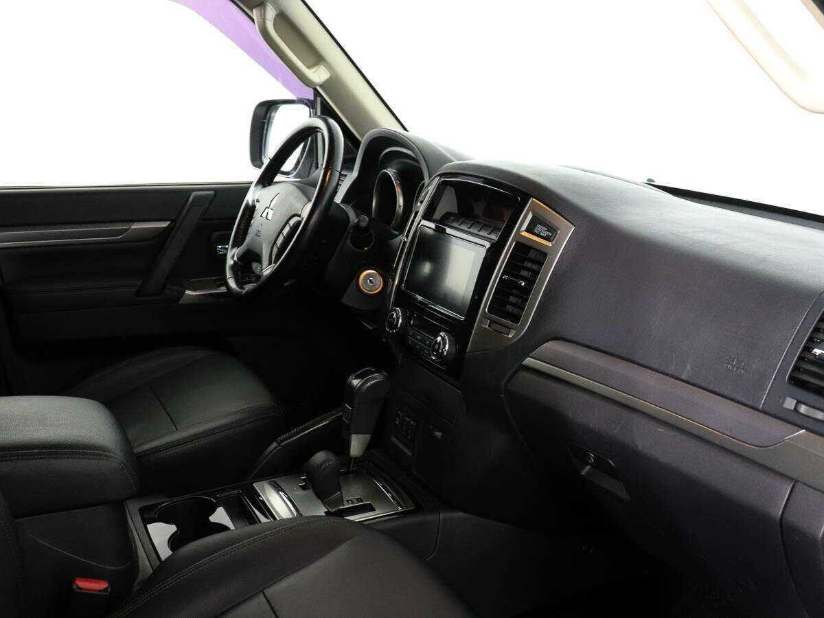 Купить Mitsubishi Pajero с пробегом. Фото: #3