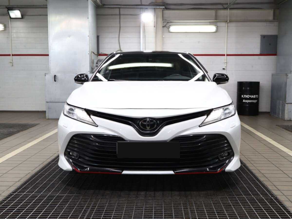 Купить Toyota Camry с пробегом. Фото: #2