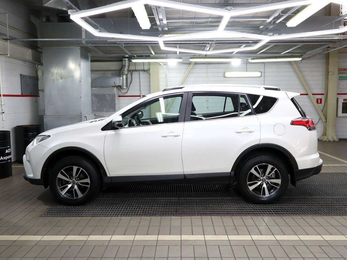 Купить Toyota RAV4 с пробегом. Фото: #4