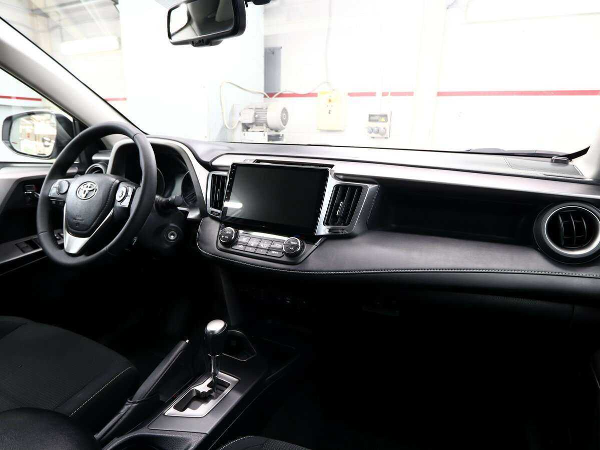 Купить Toyota RAV4 с пробегом. Фото: #6