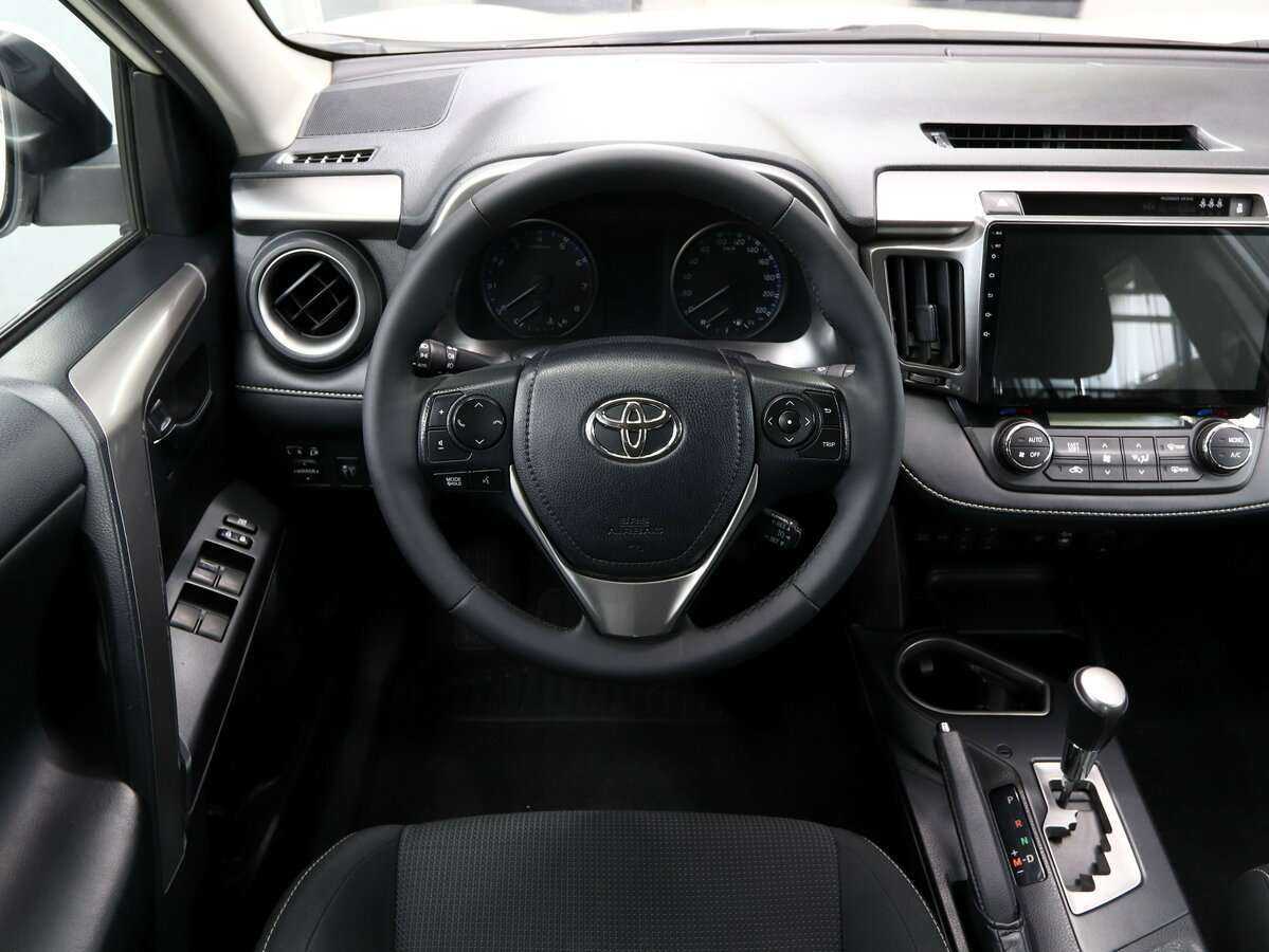 Купить Toyota RAV4 с пробегом. Фото: #11