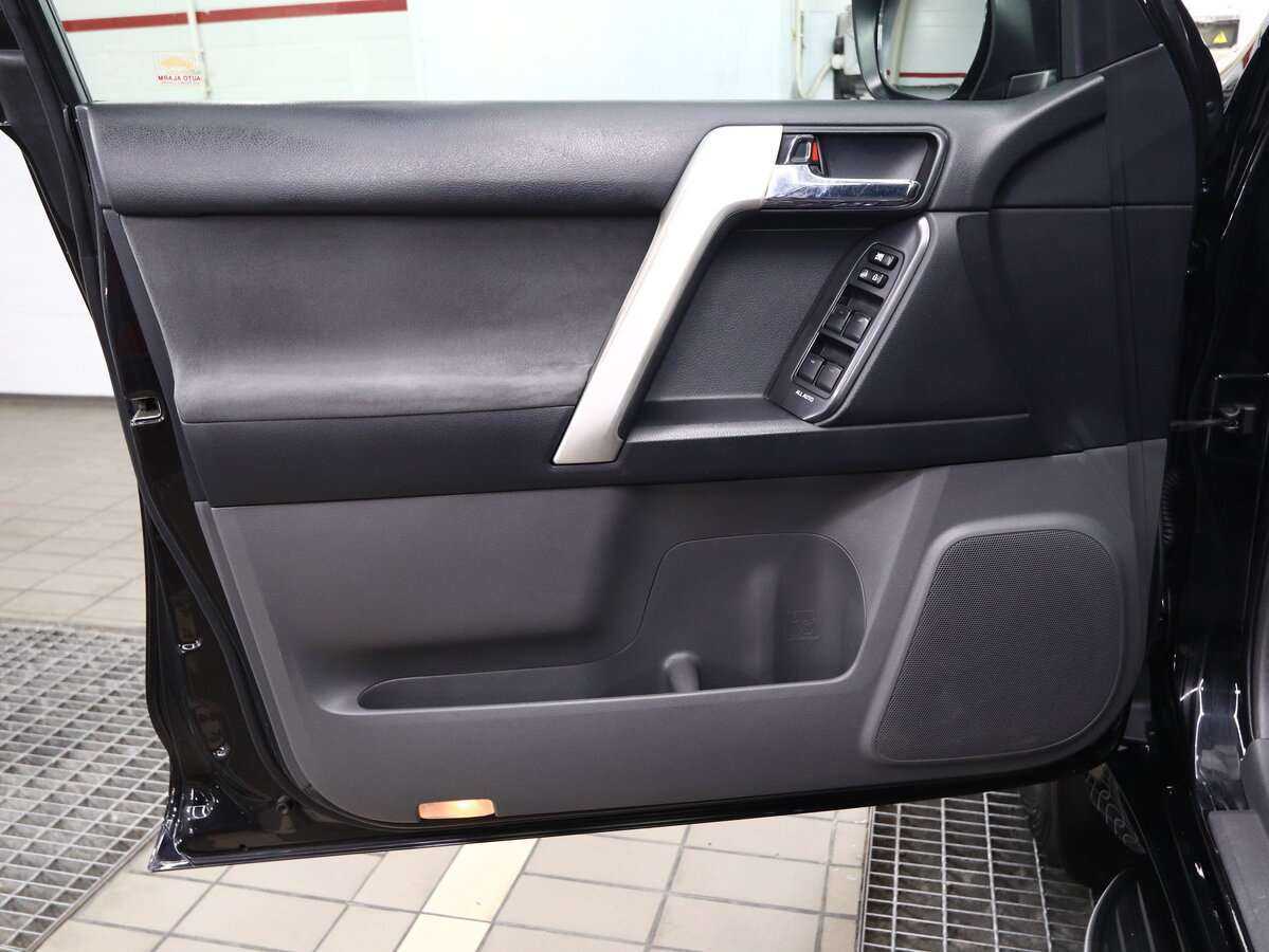 Купить Toyota Land Cruiser Prado с пробегом. Фото: #13