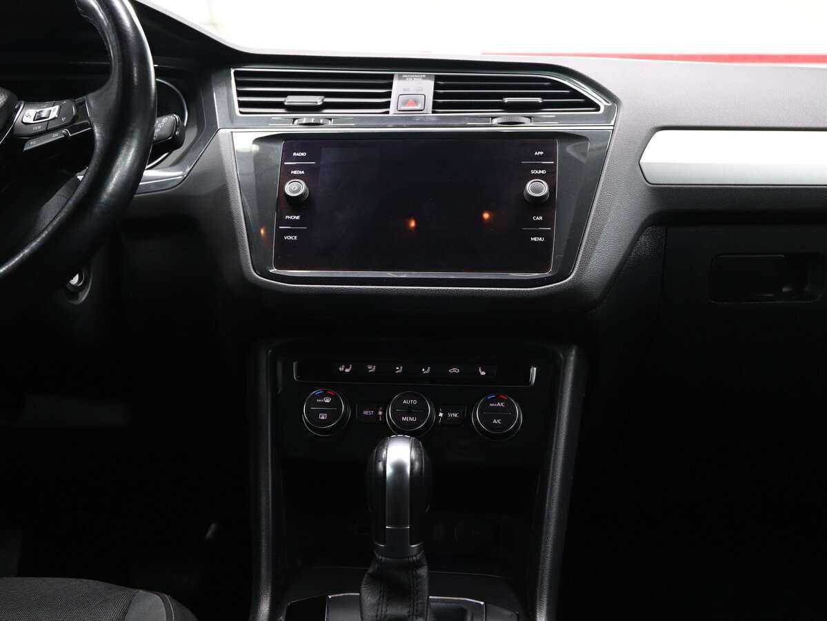 Купить Volkswagen Tiguan с пробегом. Фото: #16
