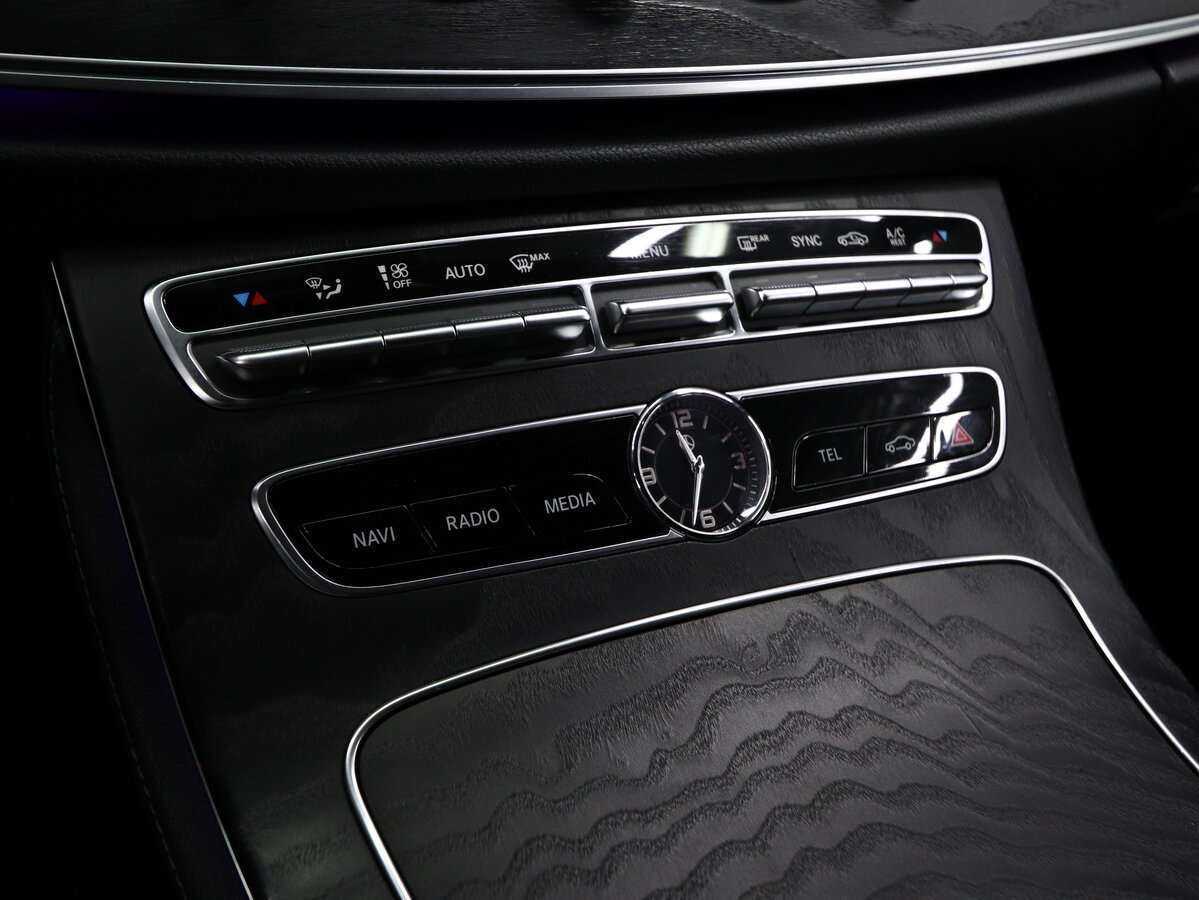 Купить Mercedes-Benz E-Класс с пробегом. Фото: #14