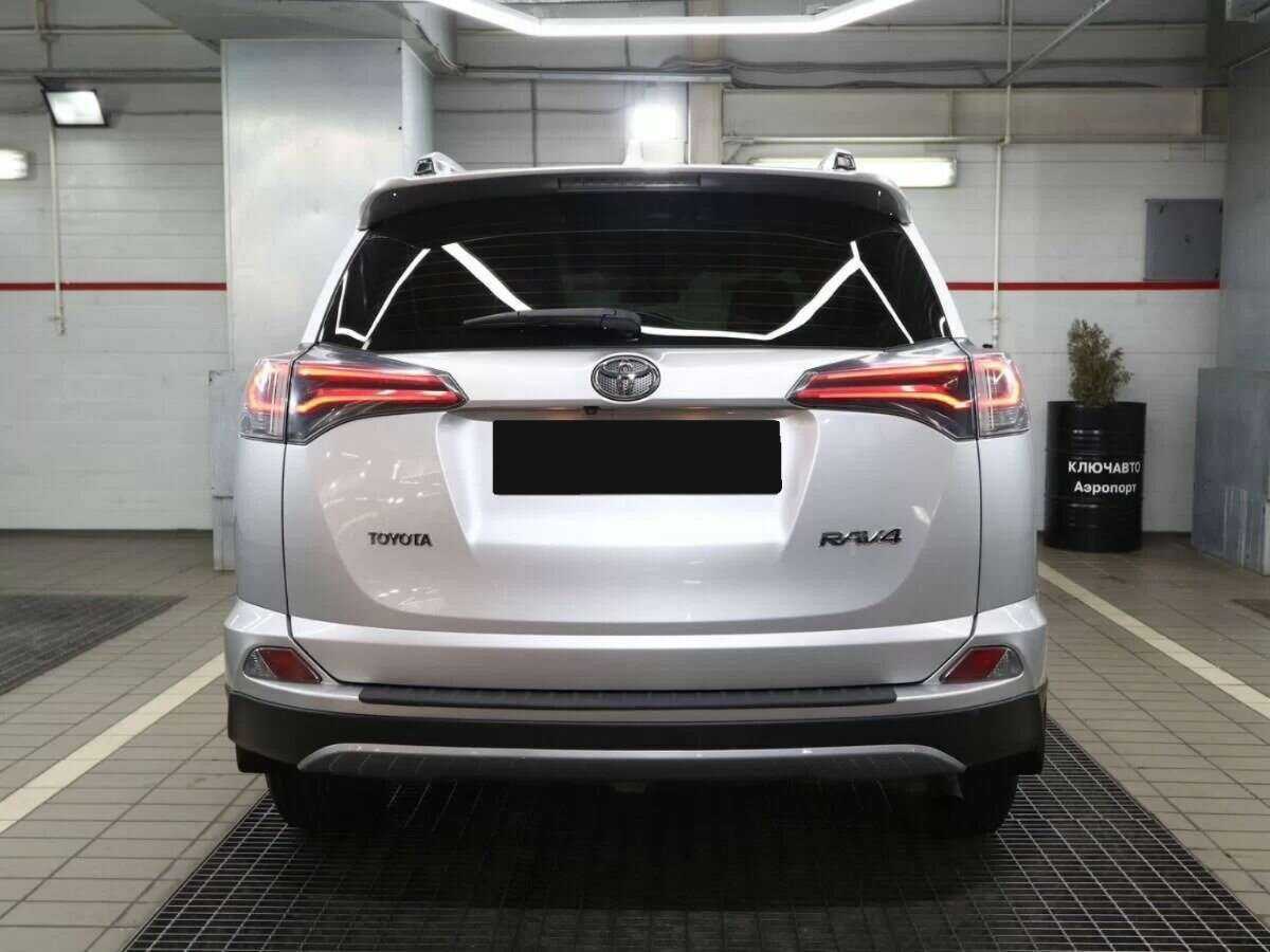 Купить Toyota RAV4 с пробегом. Фото: #3