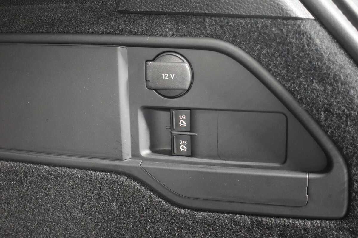 Купить Volkswagen Touareg с пробегом. Фото: #7
