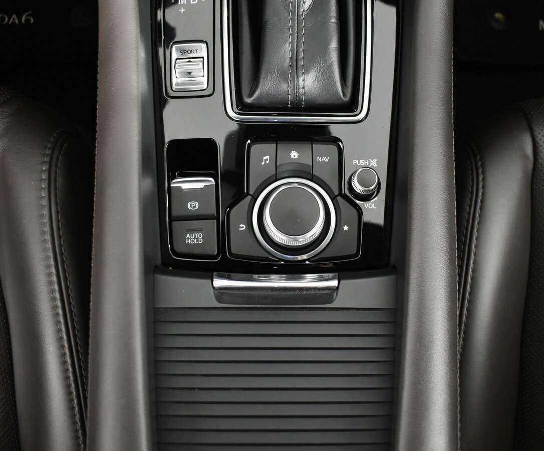 Купить Mazda 6 с пробегом. Фото: #11