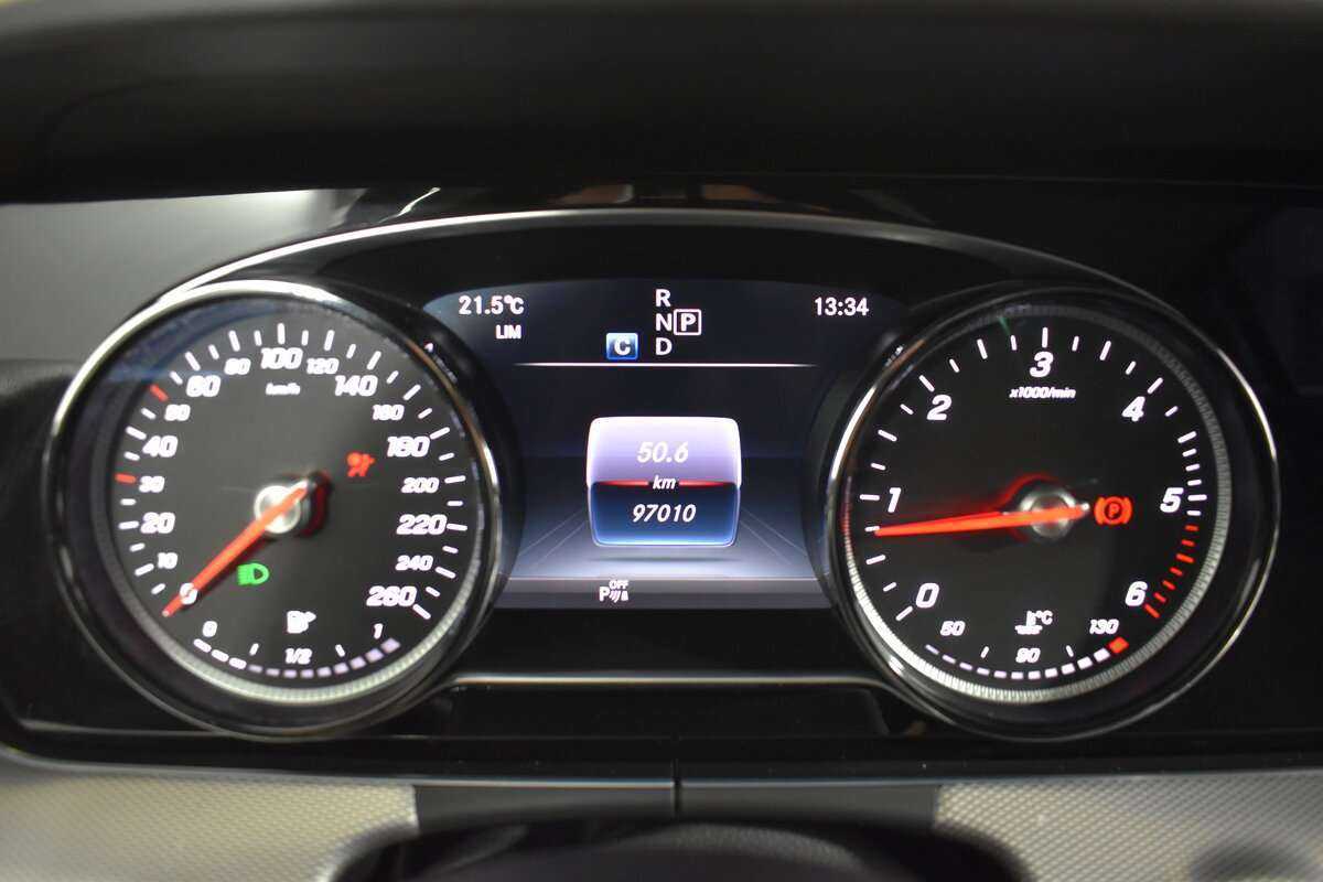 Купить Mercedes-Benz E-Класс с пробегом. Фото: #15